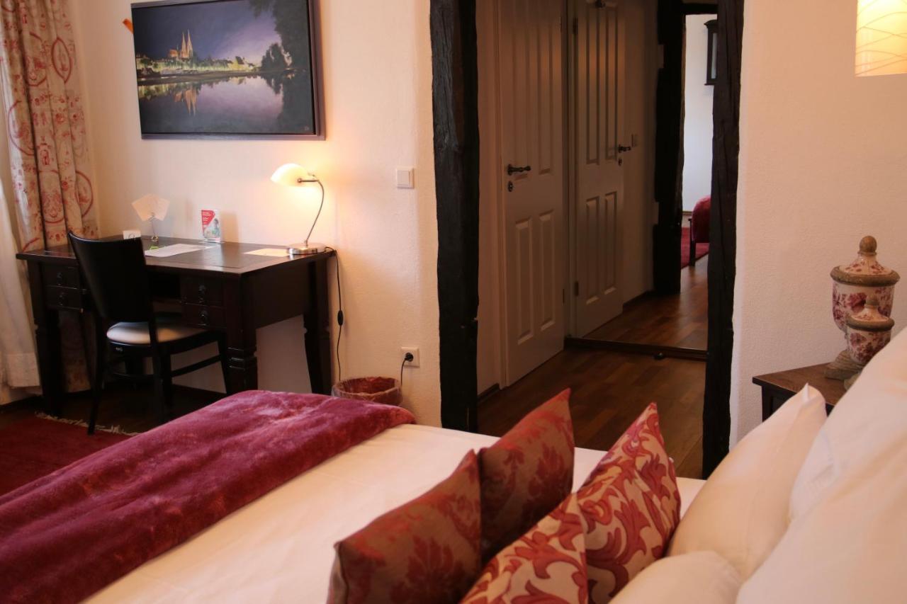 L'Ostello Altstadthotel Ρέγκενσμπουργκ Εξωτερικό φωτογραφία