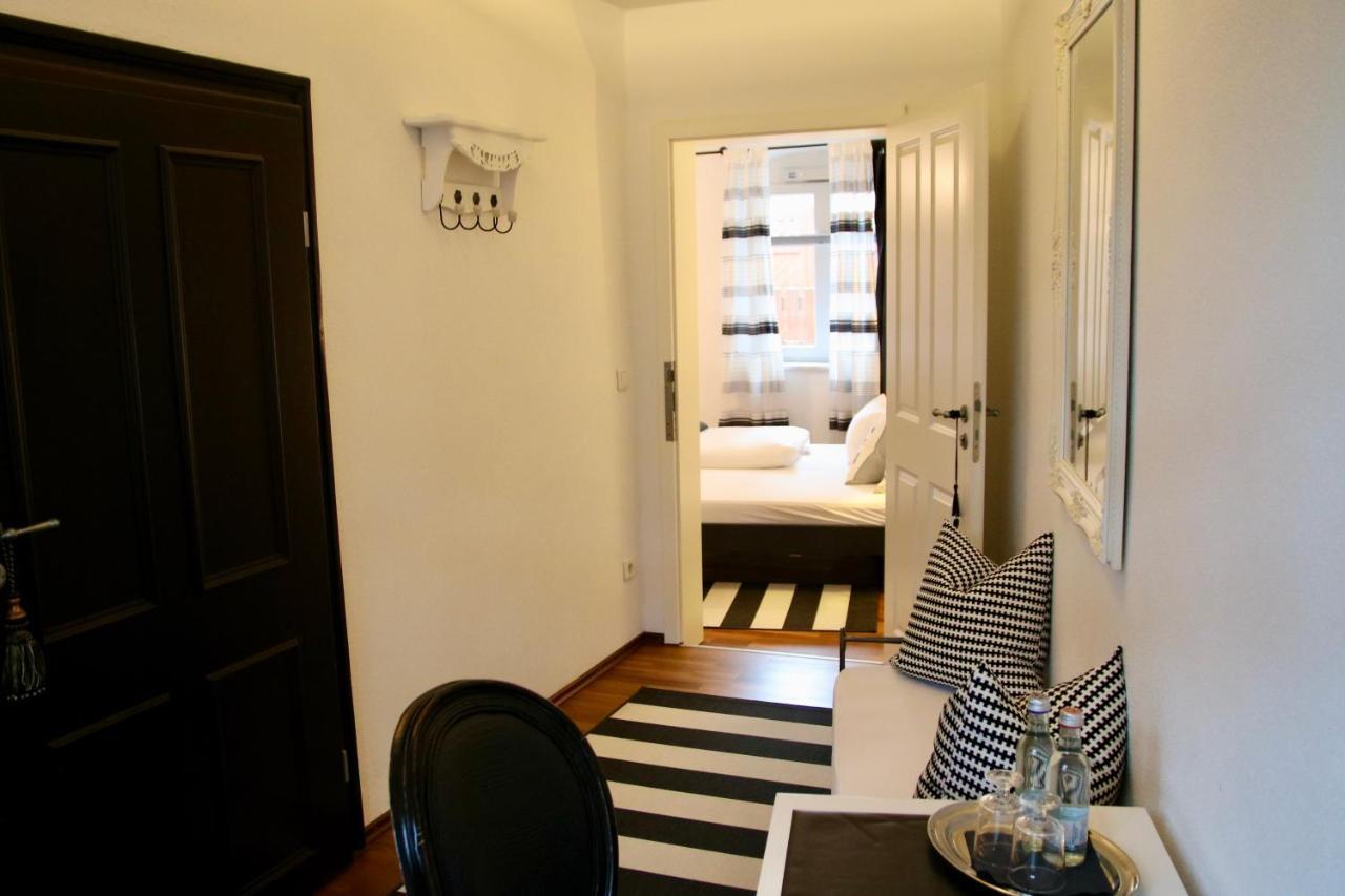 L'Ostello Altstadthotel Ρέγκενσμπουργκ Εξωτερικό φωτογραφία