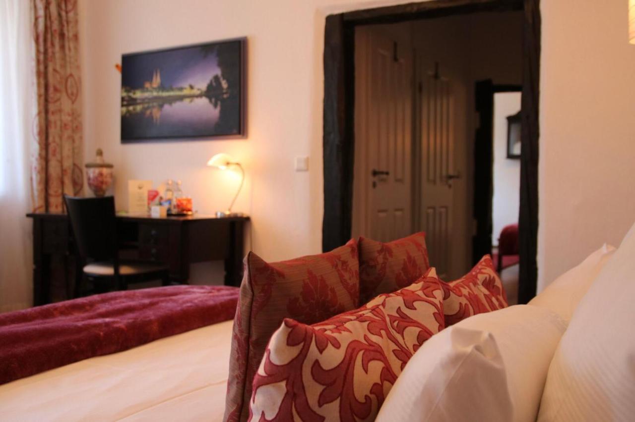 L'Ostello Altstadthotel Ρέγκενσμπουργκ Εξωτερικό φωτογραφία